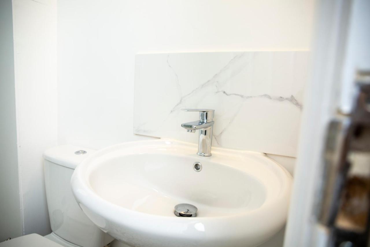 Modern Townhouse Apartment With Free Parking And Wifi Stratford-upon-Avon Exteriér fotografie