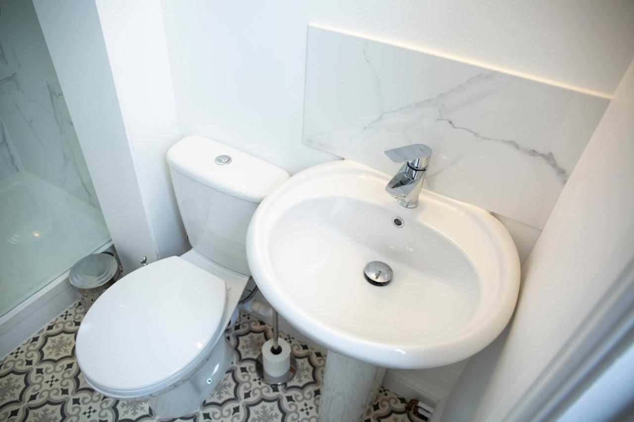 Modern Townhouse Apartment With Free Parking And Wifi Stratford-upon-Avon Exteriér fotografie